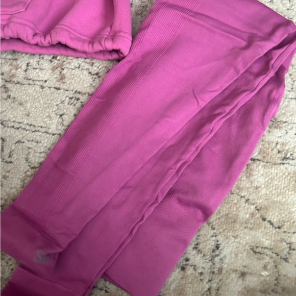 3-Piece Set Active x Revolve Set in Petal - Picture 4 of 6